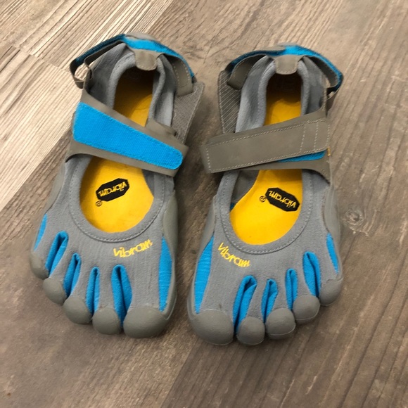 vibram running shoes